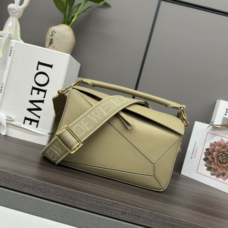 l*ew* handle bags